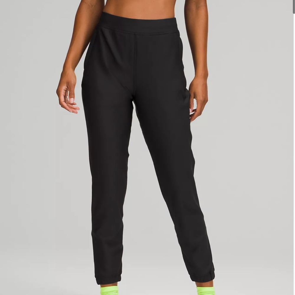 Black. Size 6. Joggers